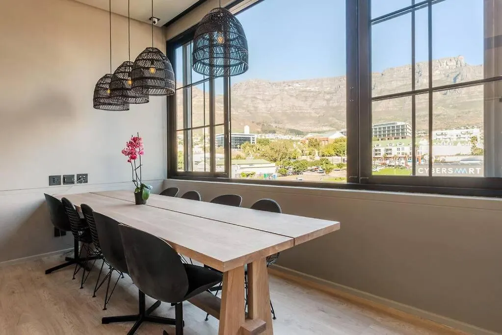 Sun Filled Contemporary Apartment In The East City Cape Town South Africa