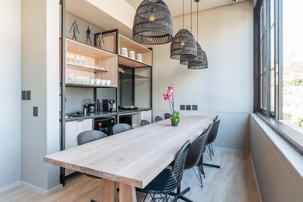 Sun Filled Contemporary Apartment In The East City Cape Town South Africa